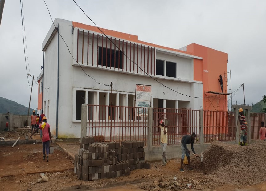 CONSTRUÇÃO DE UMA ESCOLA DE 12 SALAS CAZENGO BAIRRO TIRO AOS PRATOS